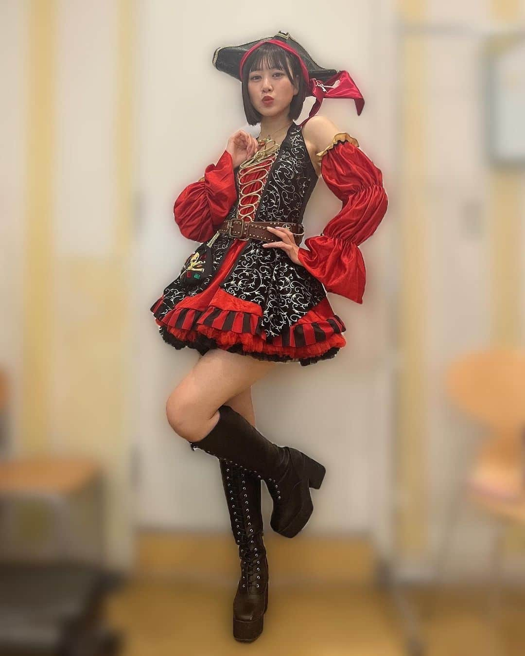 井田玲音名さんのインスタグラム写真 - (井田玲音名Instagram)「ㅤㅤㅤㅤㅤㅤㅤㅤㅤㅤㅤㅤㅤ ㅤㅤㅤㅤㅤㅤㅤㅤㅤㅤㅤㅤㅤ とりっくおあとりーと🎃👻🧡ㅤㅤㅤㅤㅤㅤㅤㅤㅤㅤㅤㅤㅤ ㅤㅤㅤㅤㅤㅤㅤㅤㅤㅤㅤㅤㅤ #happyhalloween #海賊コスプレ #ハロウィン」10月31日 23時12分 - reona_ske48