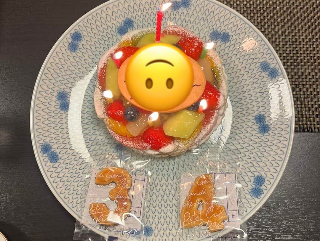 江口紗代さんのインスタグラム写真 - (江口紗代Instagram)「.  ２６歳になりました🎂  大好きな皆さんにお祝いしていただき 本当に嬉しくて幸せです…💞  いつも応援ありがとうございます！！🔥 26歳も、頑張ります🥳」10月31日 23時12分 - s.34y