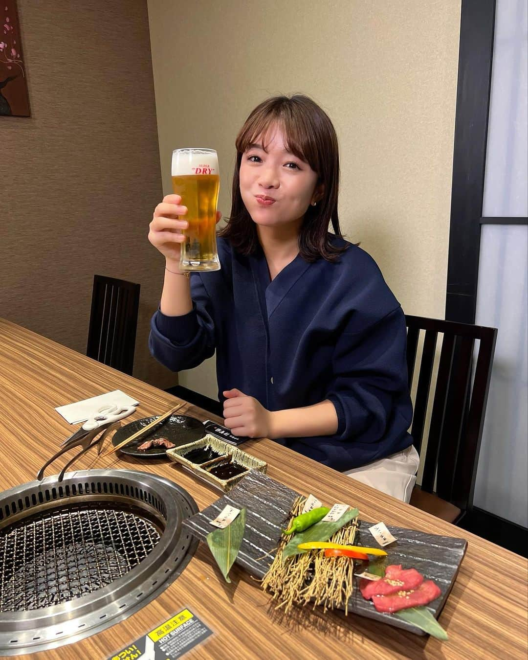 川村茉由さんのインスタグラム写真 - (川村茉由Instagram)「今夜のCBC『うまい！の極み』は 愛知県知立市にある、 「和牛焼肉　はな縁」さんへ🤤  生タンが、、、本当に 柔らかくて美味しかった🤩🥩👏 ここのタンは特別すぎた🤤 ビールが進んで進んで❤️  地元も近いし、また絶対 行きたい🥳  #アサヒスーパードライ  #アサヒビール #スーパードライ #うまいの極み #アサヒ #cbc #和牛焼肉はな縁 #焼肉 #知立グルメ #知立焼肉」10月31日 23時12分 - mayupi_k