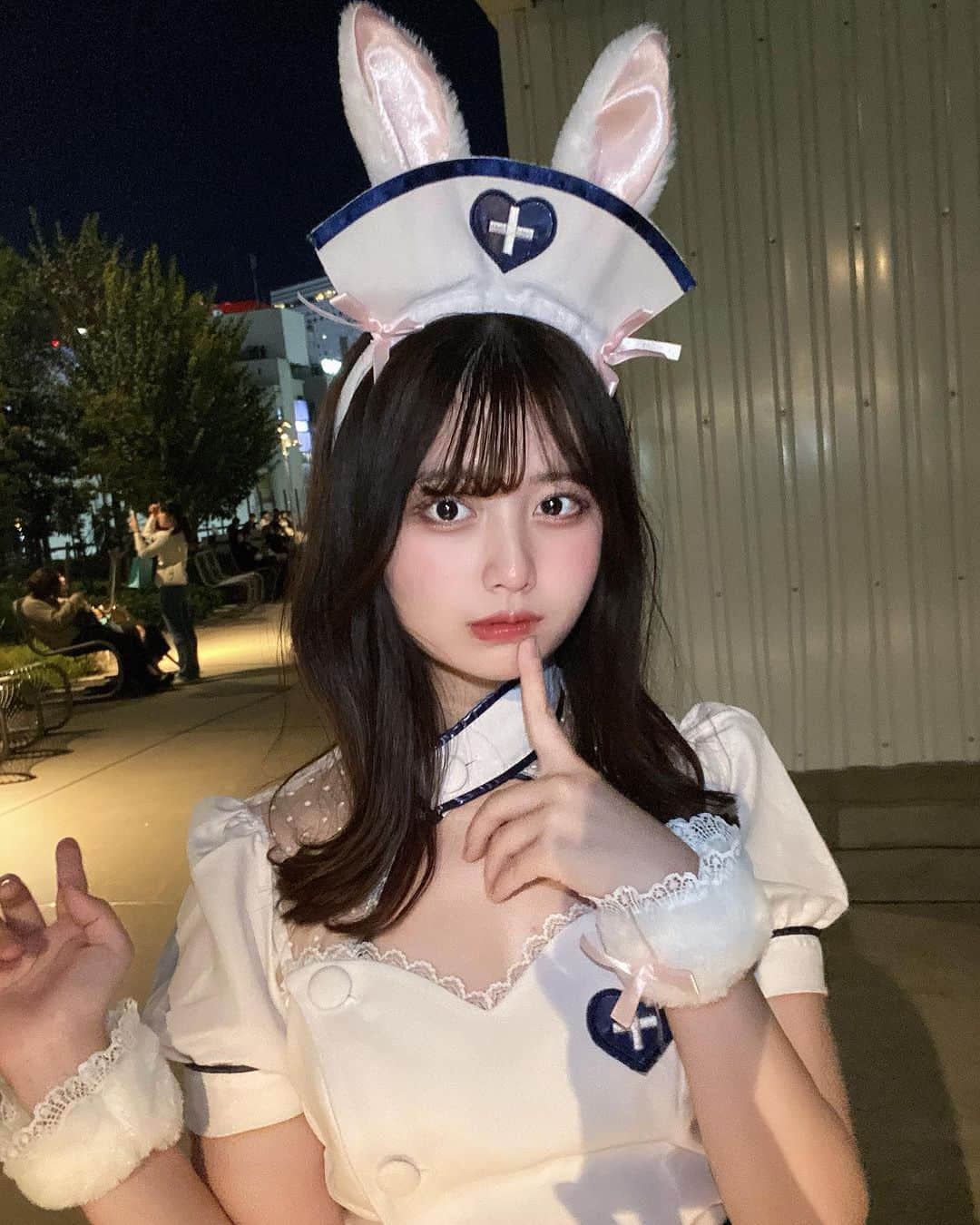 佐藤かれんさんのインスタグラム写真 - (佐藤かれんInstagram)「💉  #halloween #japanesehalloween #nurse #nursecosplay #nursecostume #ハロウィン #ハロウィンコスプレ #ナース服 #ナース服コスプレ #コスプレ #池ハロ #渋ハロ #六本木ハロウィン #仮装 #うさぎナース #コスプレ女子 #女子大生の日常 #韓国ファッション」10月31日 23時15分 - berobero_baaa