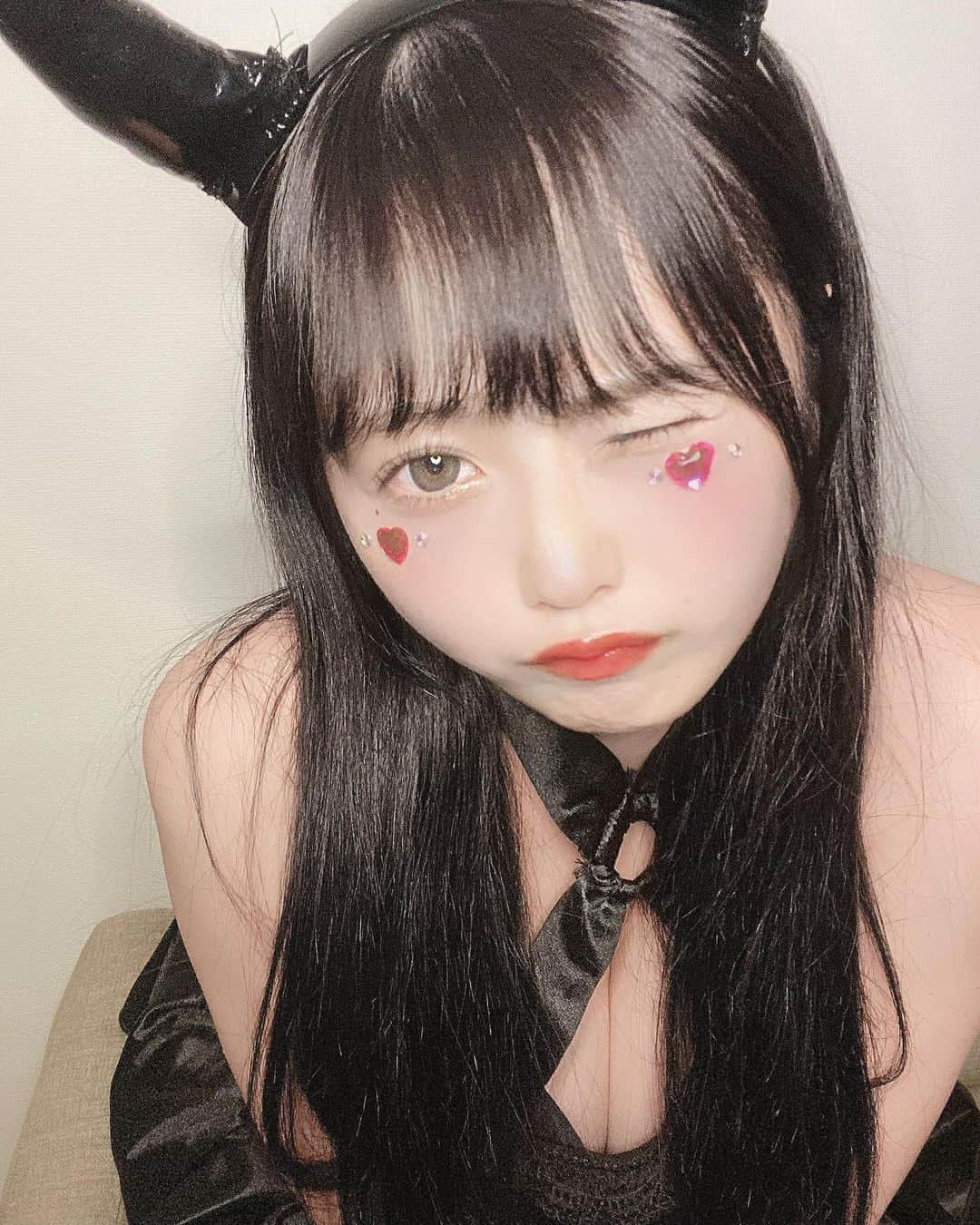 白瀬あかりさんのインスタグラム写真 - (白瀬あかりInstagram)「happy Halloween #コスプレ #小悪魔 #ハロウィン」10月31日 23時15分 - ______shirase_akari