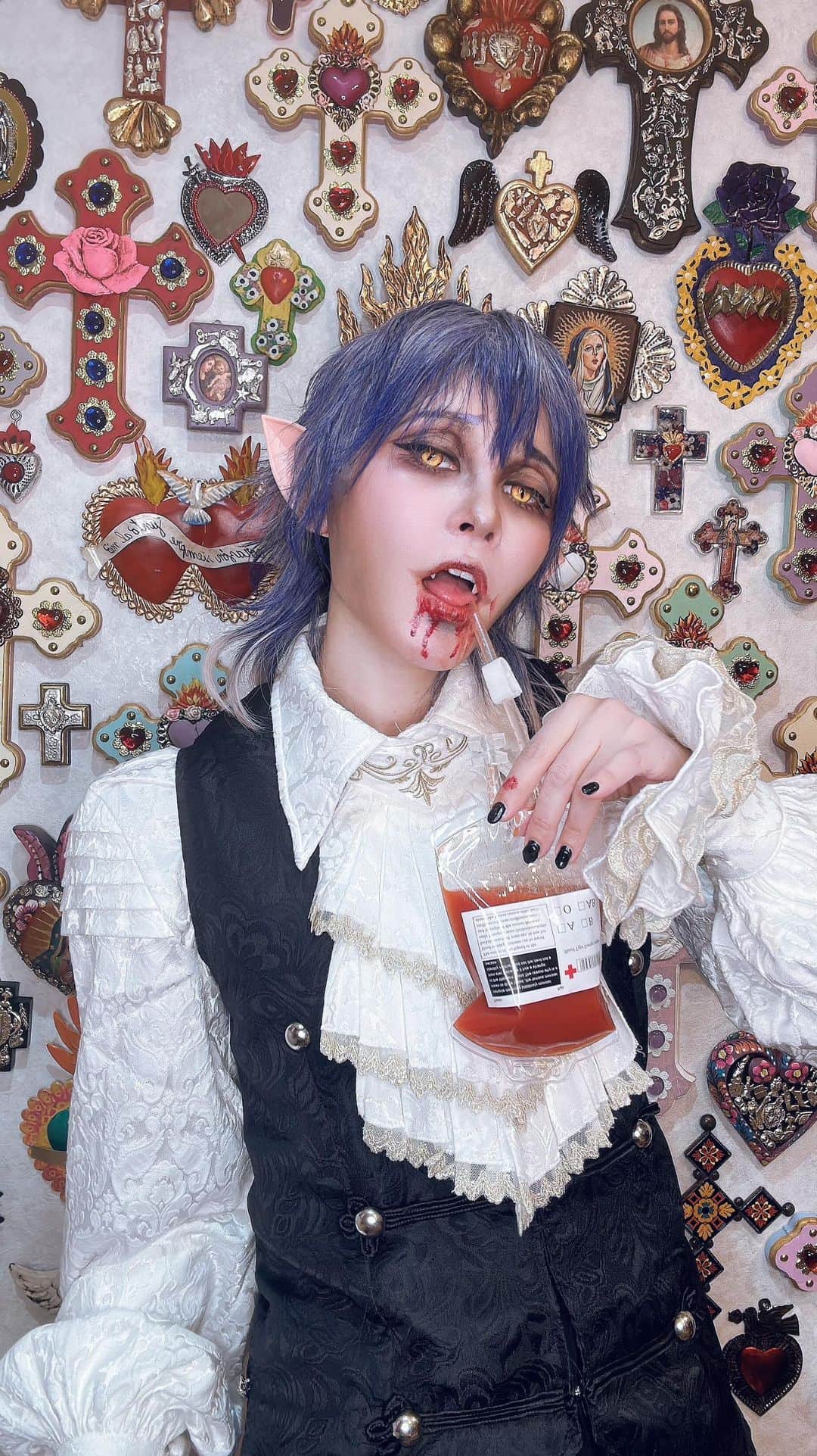 ファイルーズあいのインスタグラム：「💜ハロウィンインスタライブ2023💜  ⚠️DO NOT REPOST 無断転載禁止  最高の悪夢をありがとう！！🧛❤️ 一緒に作った綿棒スケルトンは、ぜひ #ファイルーズ展 をつけて呟いてね！！」