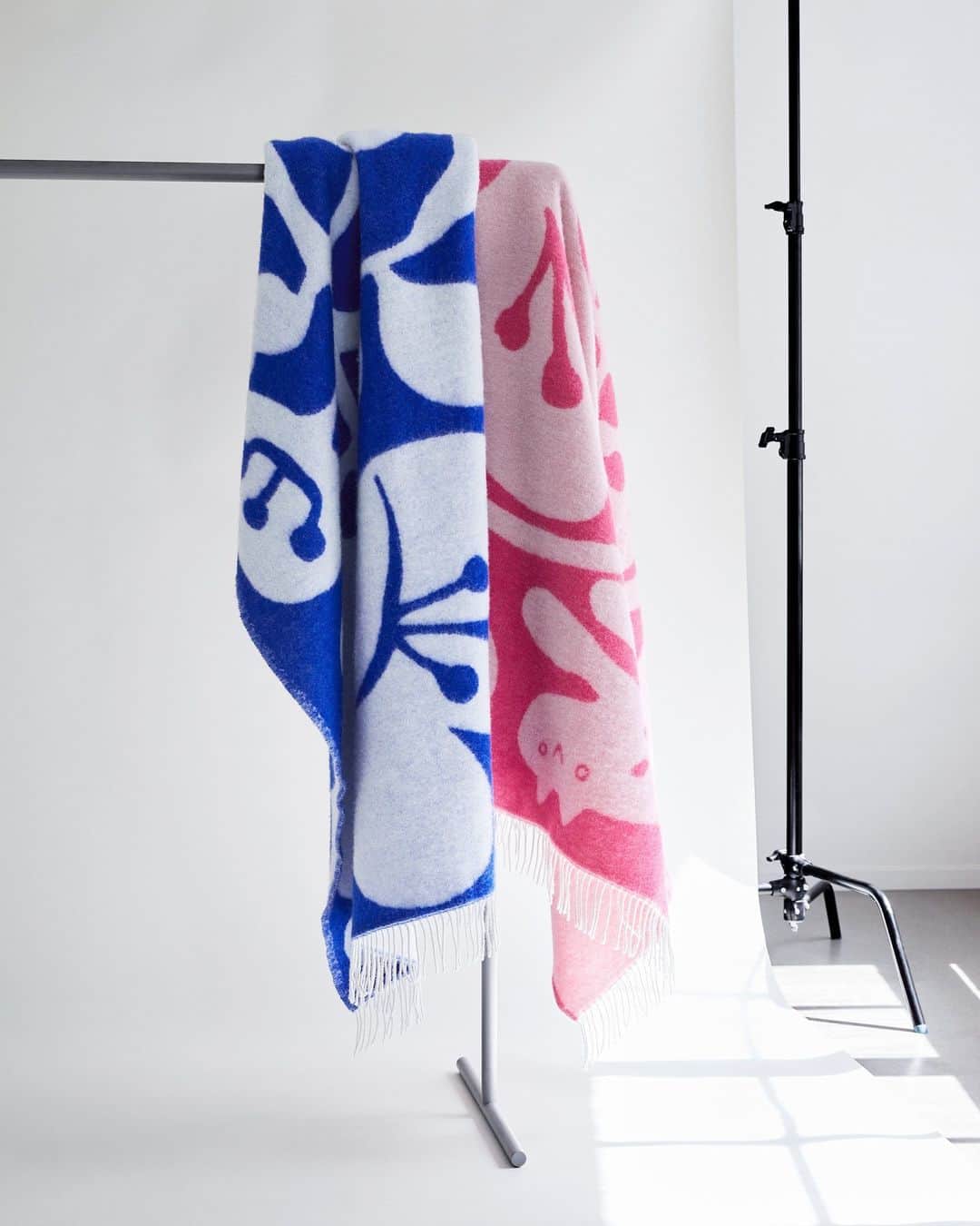 ARKETのインスタグラム：「Cosy, warm and full of personality, our woollen blankets are made by Swedish family-owned mill Klippan. The collection features aesthetic expressions by some of our favourite illustrators and artists, bringing characters, perspectives and imaginary worlds into the home. Explore our collection of blankets: link in bio. - #ARKET」
