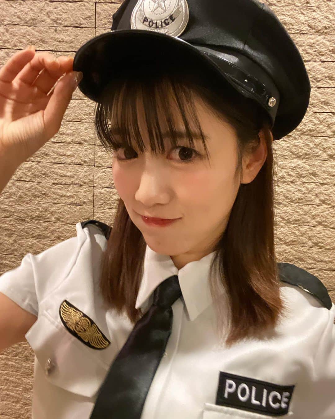 のインスタグラム：「みなさまも、れれの刑です😤💜☝🏻  #Halloween」