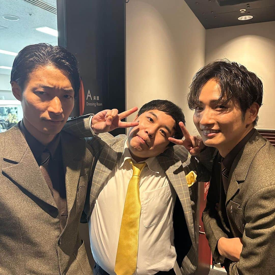 洲崎貴郁さんのインスタグラム写真 - (洲崎貴郁Instagram)「大阪メロディありがとうございました！  良い「ワワワワ」が出ました！ また巨人師匠のコーラスやりたい！ いつでも呼んで下さい！！！  #大阪メロディ #NHK」10月31日 23時43分 - runnysuzaki0504