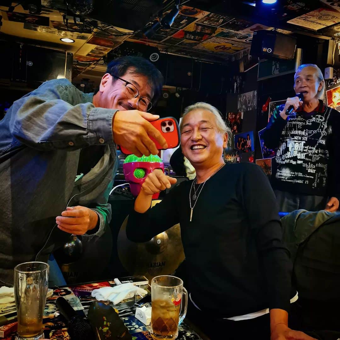 広部俊明さんのインスタグラム写真 - (広部俊明Instagram)「今日は元妻の舞台を見てそこからベイシティの親友と飲んでます、楽しい時間だね!」10月31日 23時43分 - toshiakihirobe
