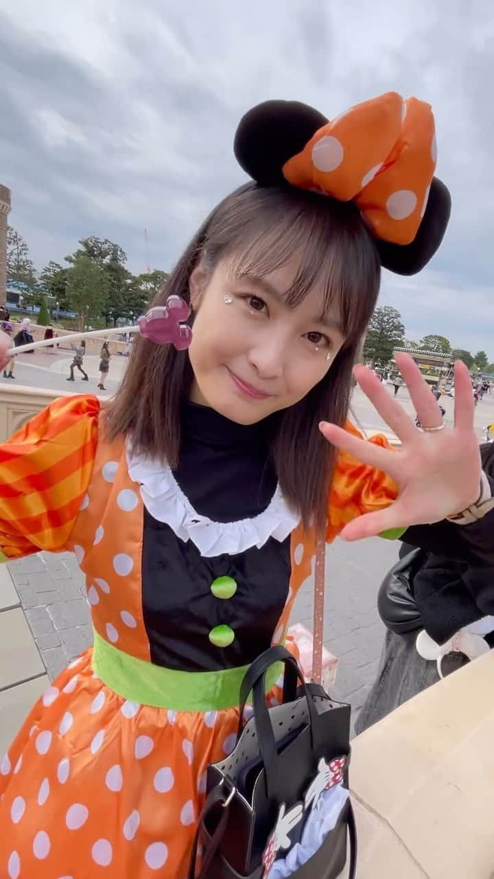 下垣真香のインスタグラム：「𓂃 Disney Halloween👻🧡 ⁡ @tokyodisneyresort_official #ディズニー #ディズニーランド #東京ディズニーリゾート #ハロウィン #Dハロ #ミニー #パンプキン #仮装 #disney #disneyland #tokyodisneyresort #halloween #disneyhalloween #minnie #pumpkin」