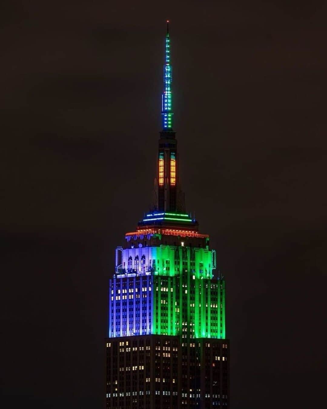 Empire State Buildingのインスタグラム：「HAPPY HALLOWEEN!  📷: @photo_moto_v」