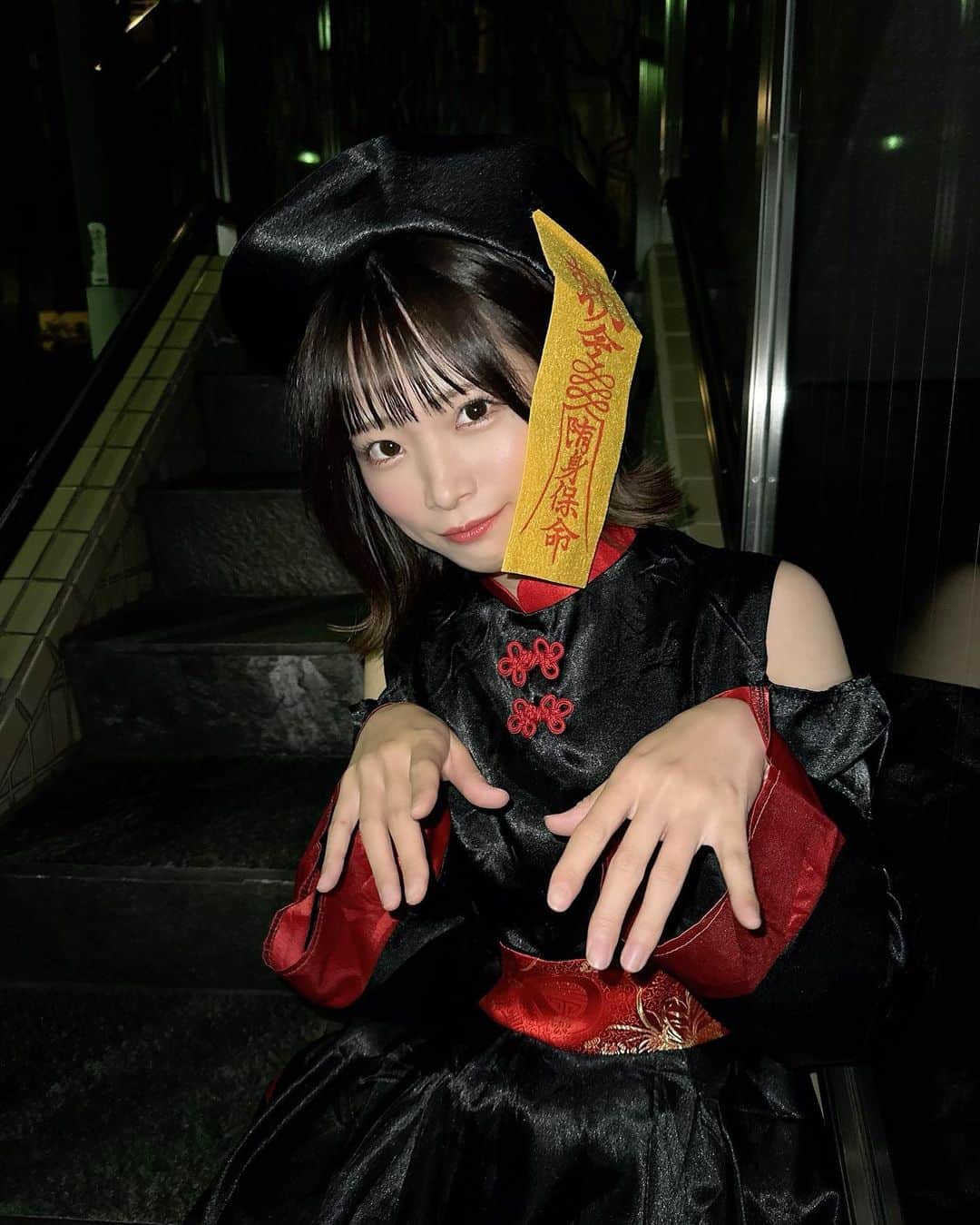 高橋みのりさんのインスタグラム写真 - (高橋みのりInstagram)「Happy Halloween🎃♡  コスプレどうかな、、、？ あんまりこゆの得意じゃないからドキドキの緊張です😖  いつかみんなで一緒にハロウィンパーティしたいなあ、、！！  って思ったけど、ハロウィンパーティーって仮装以外に何するんだろう？笑」11月1日 0時06分 - tminori_1212