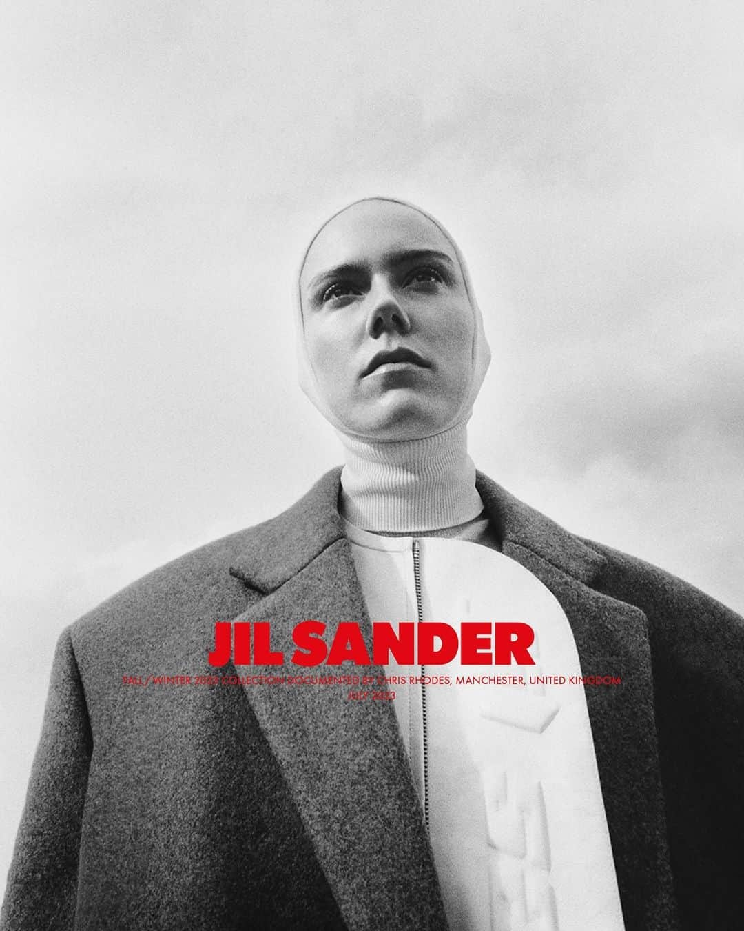 ジルサンダーのインスタグラム：「#JILSANDER  Fall/Winter 2023 campaign documented by Chris Rhodes, Manchester, United Kingdom, July 2023 @chris.rhodes   Now available online and in selected stores #JilSanderbyLucieandLukeMeier」