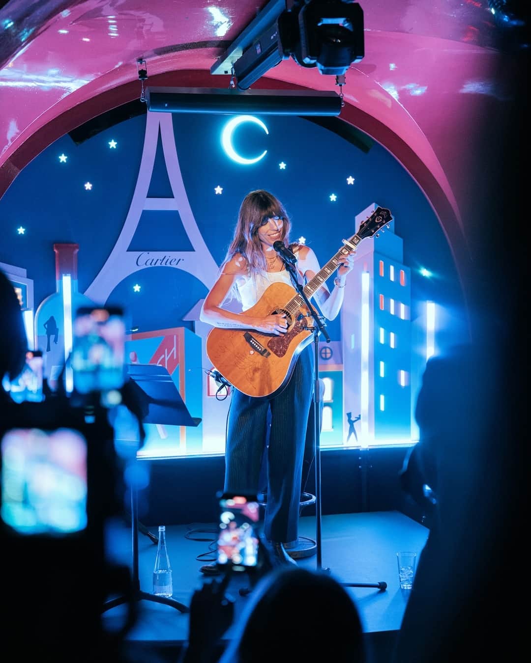 AnOther Magazineさんのインスタグラム写真 - (AnOther MagazineInstagram)「At the iconic @castelparis, @cartier hosted a glittering event honouring the Baignoire watch, featuring an emotional performance from @loudoillon 🎶⁠ ⁠ “J’aime les filles, de Chez Castel … ” sang Jacques Dutronc in 1967. The private club in Paris has hosted a long and splendid list of society’s brightest stars who have all lounged in their famed red velvet seats; John Galliano and Karl Lagerfeld have each hosted fashion week celebrations there amidst the beaming gilded decor.⁠ ⁠ At the link in bio, we recount what went down at the event, which saw Doillon perform to a huddled, adoring crowd 📲⁠ ⁠ 📸 1. Lou Doillon. Photography by @virgile.guinard. Courtesy of Cartier⁠ 2-4. Photography by @pierre__mouton. Courtesy of Cartier⁠ 5. Photography by Virgile Guinard. Courtesy of Cartier⁠」11月1日 0時07分 - anothermagazine