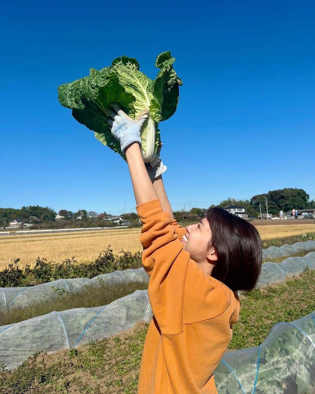 新谷あやかさんのインスタグラム写真 - (新谷あやかInstagram)「・ 11月1日に 29歳になれました🎂  大好きなお友達ファミリーにお祝いしてもらって、愛に溢れとって、幸せです☺️♡  お金で買えないモノも沢山貰いました。 本当にありがとう☺️  ・  29歳も、自然に、楽しく、笑顔でいられるような生き方したいなぁ♡  ・  今年本当にいろんな状況、環境が変わっていって今もそんな渦中で、皆んなに本当に支えてもらっとおなって思います🙇‍♀️  ・  いつも応援してくれたり、メッセージくれてありがとう🥰  そんな皆さんに！！！ BIG NEWSが！！  『TikTok Creator Awards Japan 2023』にノミネートされました😍  ひとつの目標にしとった事やけんバリ嬉しい...🥲  今年最も活躍したTikTokerを決める投票受付が本日11月1日から始まります！！  縁起がよすぎるばいw  皆さんぜひばりやわとんこつ🍜に投票してください😘  詳細はストーリーにアップします！！」11月1日 0時03分 - shinya.ayaka