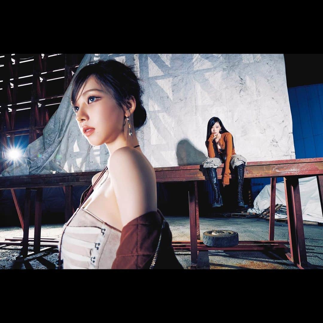 SMエンターテインメントさんのインスタグラム写真 - (SMエンターテインメントInstagram)「aespa 에스파 'Drama' The Scene #KARINA #GISELLE  🔗 aespa.com  aespa 에스파 The 4th Mini Album 〖Drama〗  ➫ 2023.11.10 2PM (KST) / 0AM (ET)  🎧 Pre-Order & Pre-Save aespa.lnk.to/dramaminialbum  #aespa #æspa #에스파 #KARINA #카리나 @katarinabluu  #GISELLE #지젤 @aerichandesu  #Drama #aespaDrama」11月1日 0時07分 - smtown