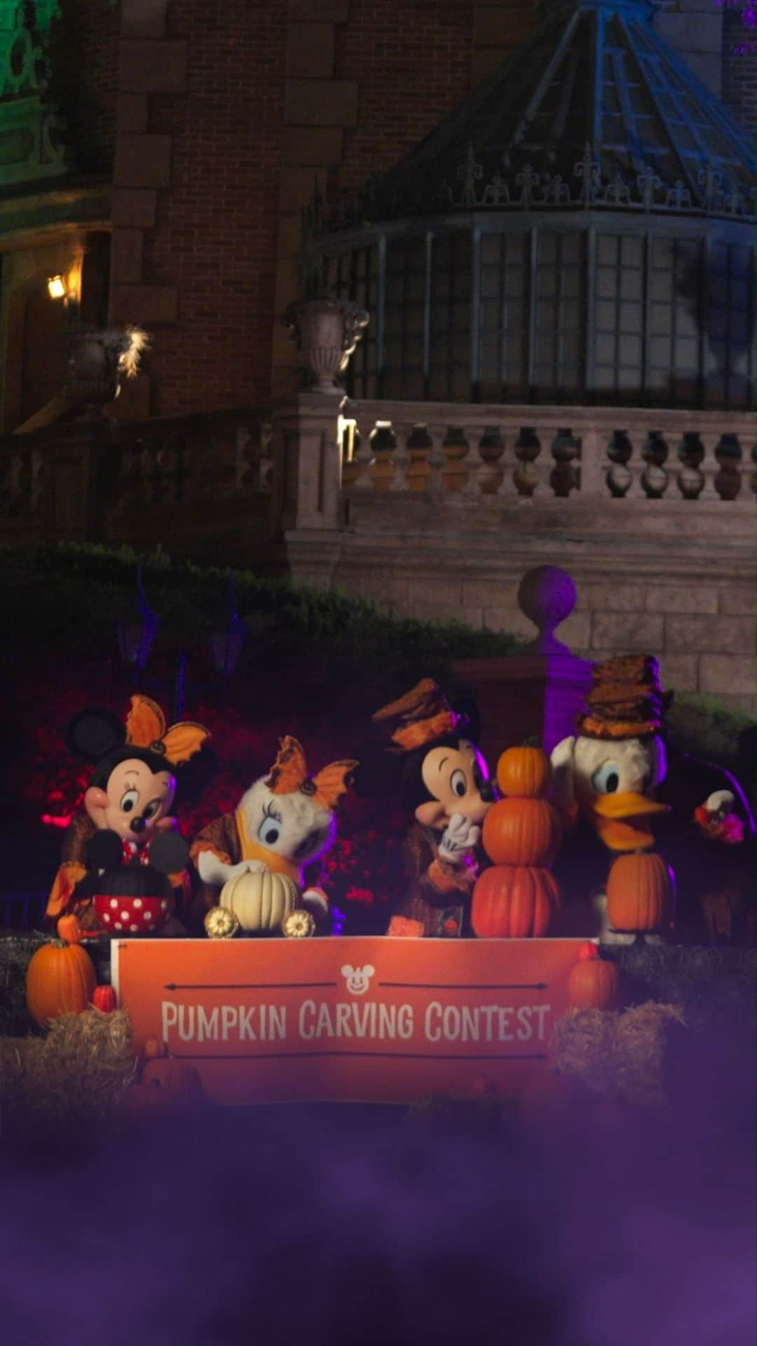 Walt Disney Worldのインスタグラム：「Gather for a Halloween tale—then drop a 🎃 if the ending catches you off gourd. Happy Halloween! 👻」