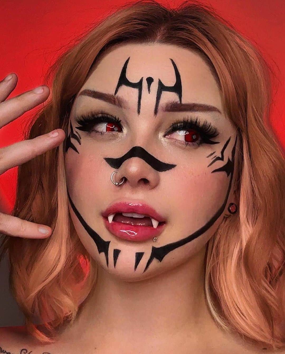 Milk Makeupさんのインスタグラム写真 - (Milk MakeupInstagram)「HAPPY #HYDROween Milk Fam! 👻 Just like that #HYDROween szn has come to a close 🧛‍♀️ But we couldn't leave October without one last round up... Swipe to see some scary good looks by our #MilkFam 🔒💦 See ya next year! 🖤  🖤 @lexilalamakeup (she/her) 🖤 @diegorrreyes (he/him) 🖤 @beautygurumo (she/her)  🖤 @rudyz_beauty_ (he/him) 🖤 @looksbylexielena (she/her)  🖤 @briannaruizmakeup (she/her) 🖤 @raydiatebyraychel (she/her)」11月1日 0時15分 - milkmakeup