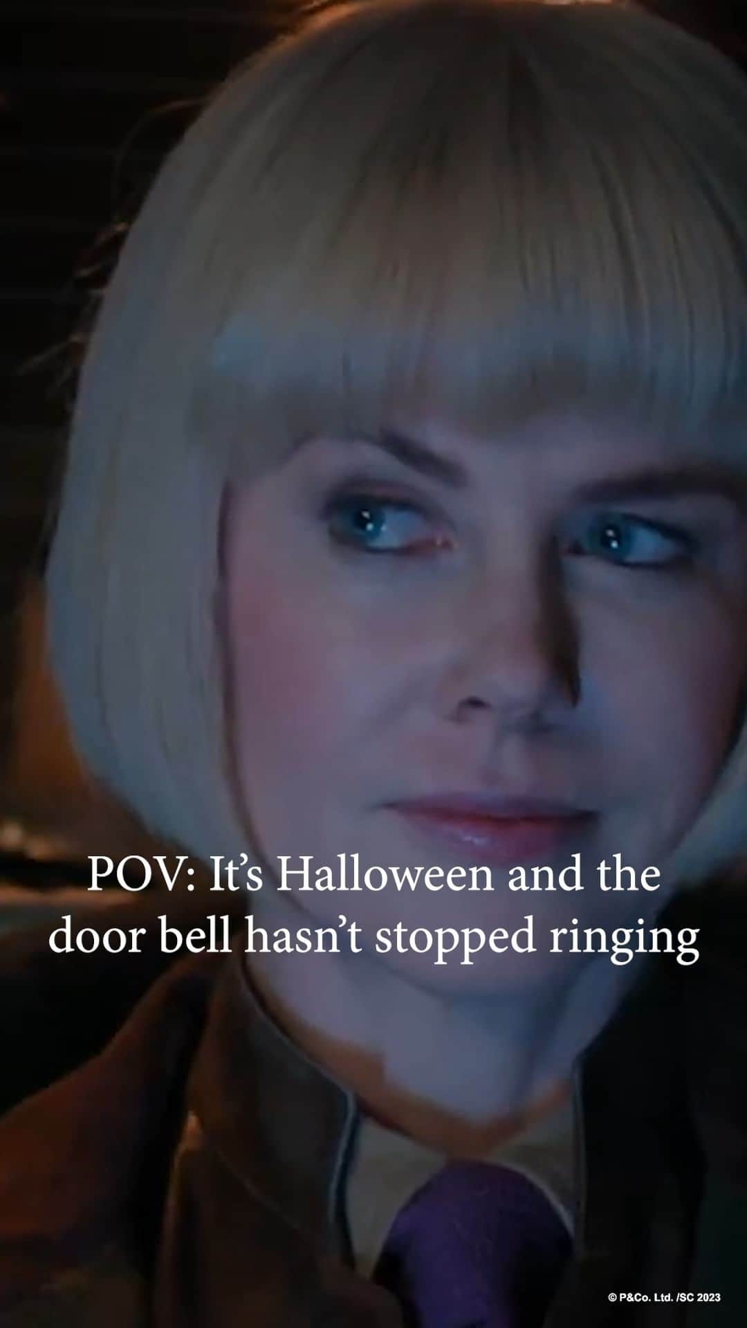 Paddington Bearのインスタグラム：「POV: It's Halloween and the door bell hasn't stopped ringing 🪄🤹‍♂️🐻」