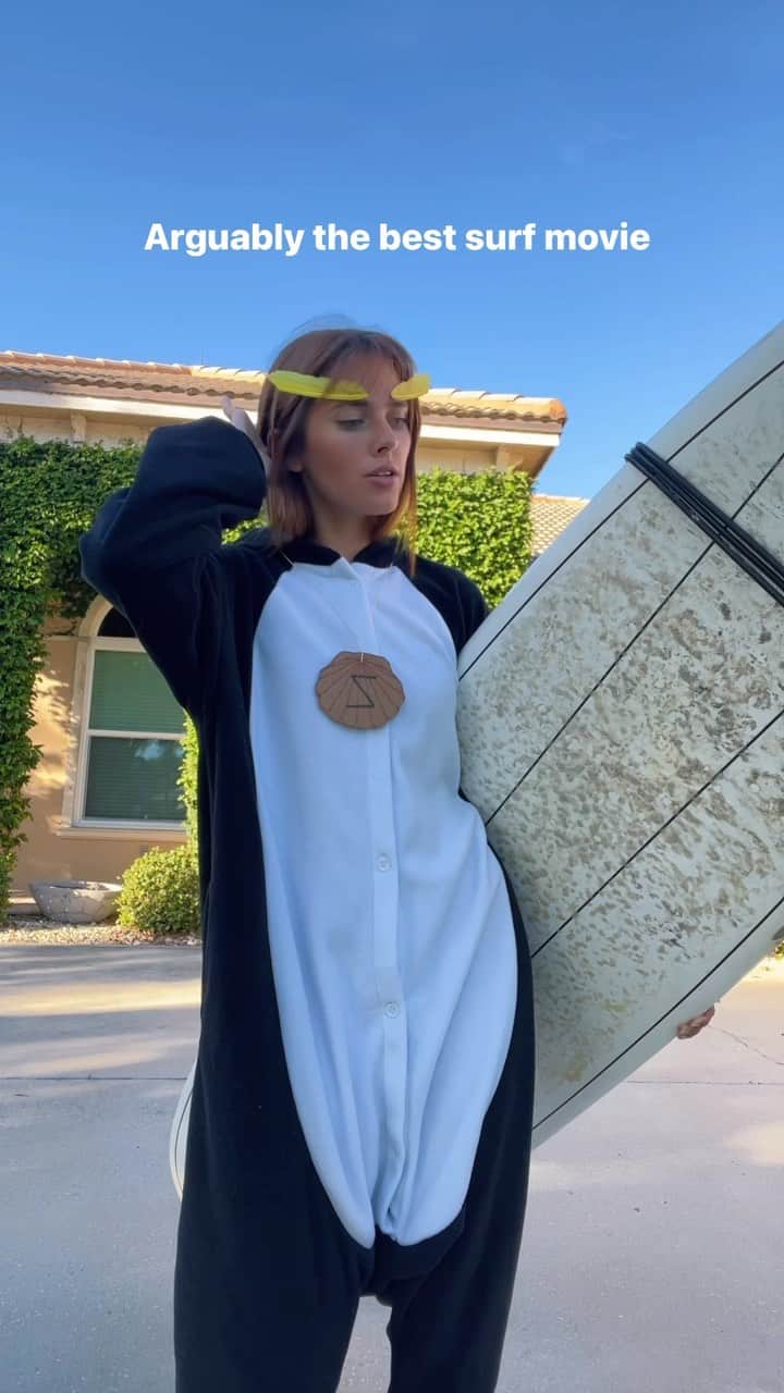 Emily Zeckのインスタグラム：「Jk endless summer is the best but I love surfs up lol」