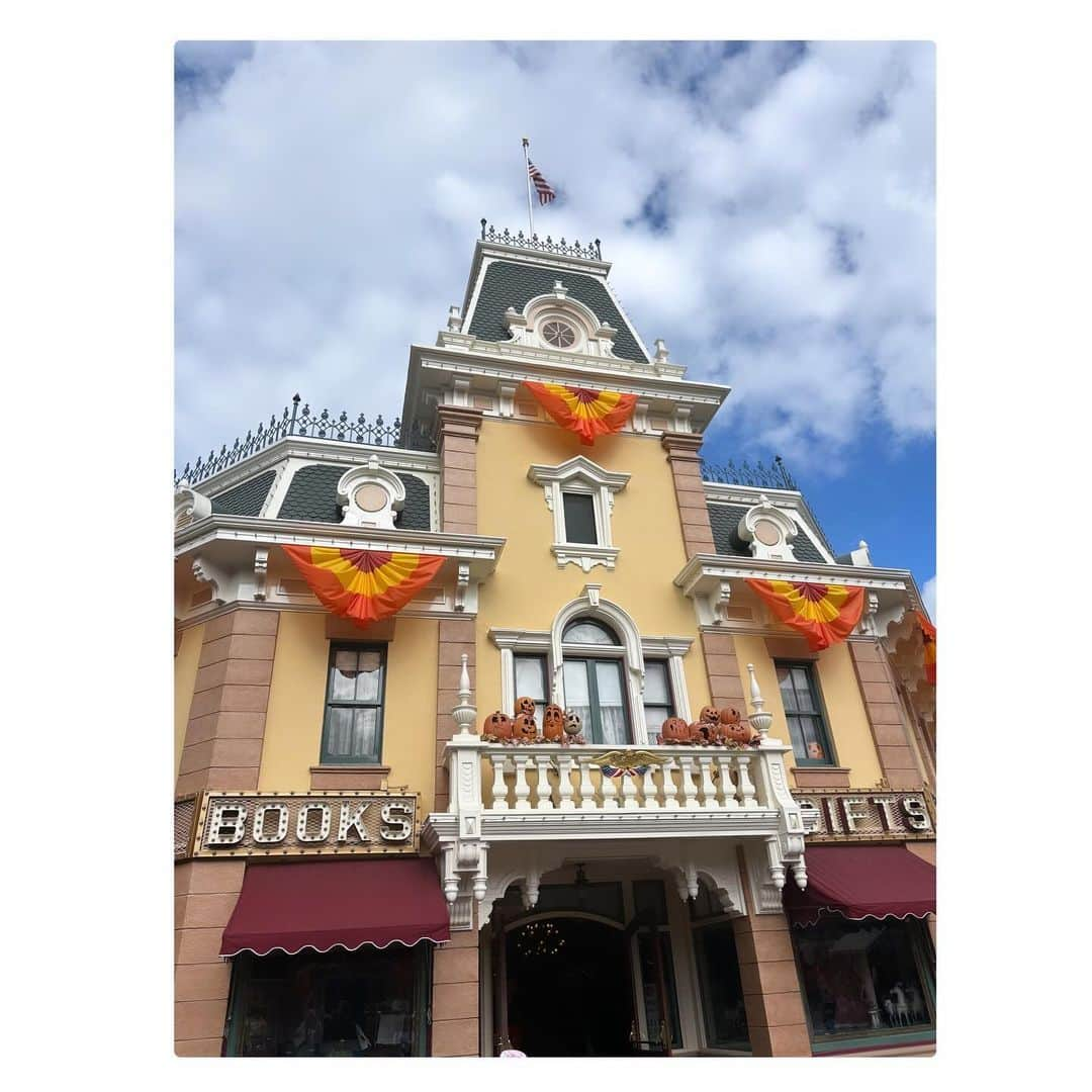 本間多恵さんのインスタグラム写真 - (本間多恵Instagram)「🇺🇸👻🎃in California Disney💀🍭 100ANNIVERSARY! #happyhalloween #america  #disney #love」11月1日 6時18分 - taehonma