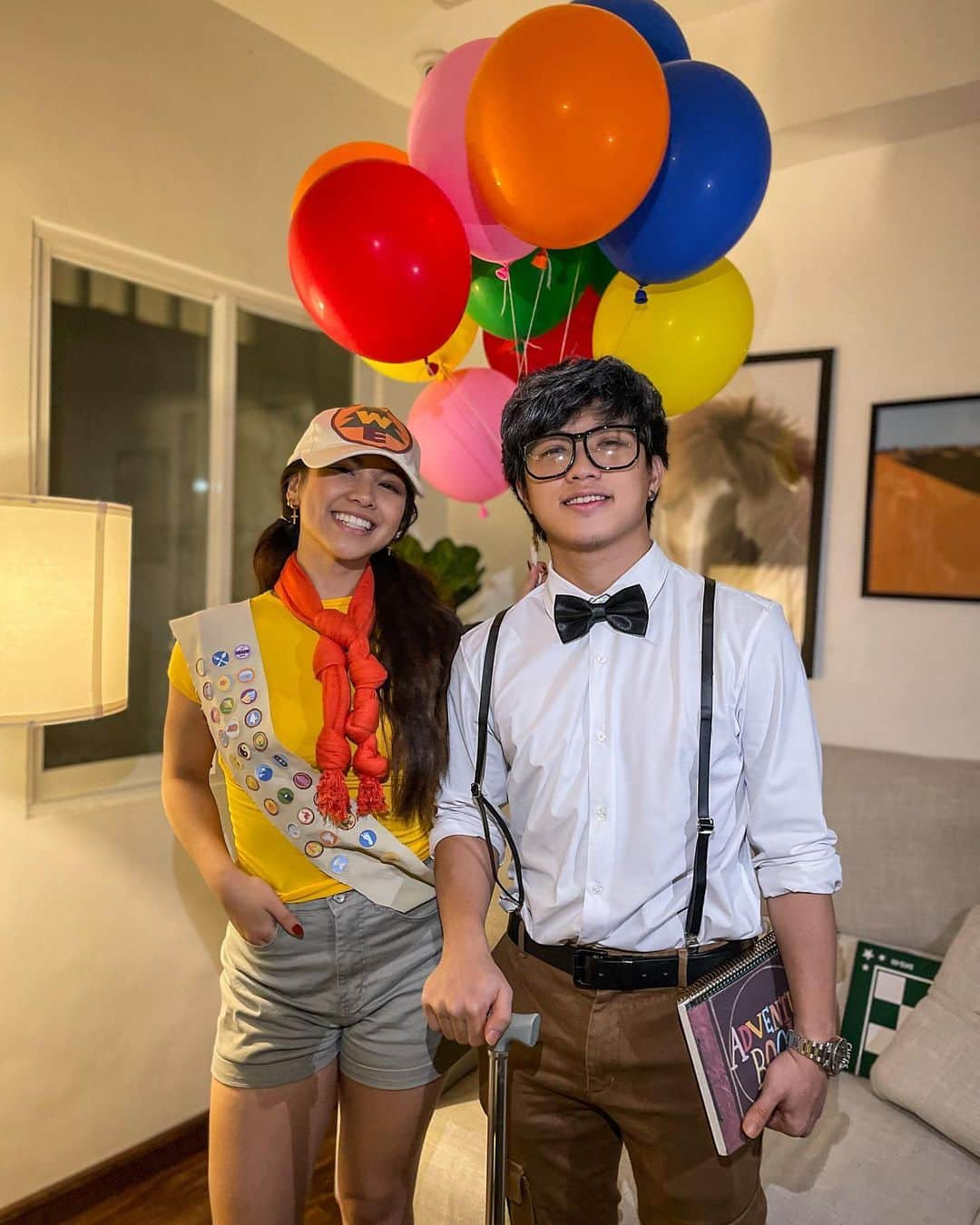 Ranz Kyleのインスタグラム：「Up up and away! 🎈 #halloween2023」