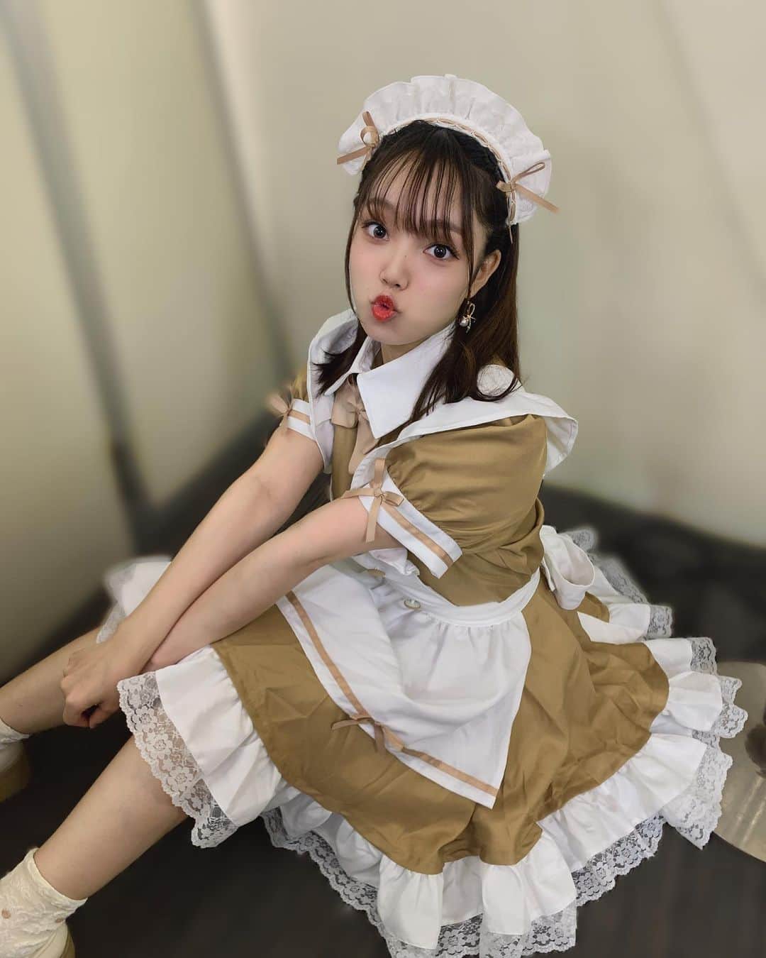 平井綾乃さんのインスタグラム写真 - (平井綾乃Instagram)「🎃🎀🎃🎀  29日のハロウィンLIVE  メイドさん🤎   #ミニスカポリス  #ハロウィン  #ハロウィンコスプレ  #live  #アイドル #love #twitterfollow  #写真好きな人と繋がりたい #ポートレート好きな人と繋がりたい  #カメラマンさんと繋がりたい  #少しでもいいなと思ったらいいね #follow #セミロング #女優  #actor #声優  #voiceactor  #平井綾乃 #OMNIA #オムニア」11月1日 0時51分 - ayano_hirai
