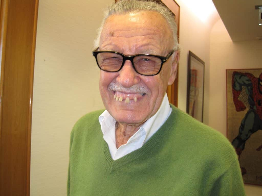 スタン・リーのインスタグラム：「Halloween: The only appropriate occasion to share this startling snapshot of Stan donning a set of fake teeth several years ago. 🎃 #StanLee #HappyHalloween」