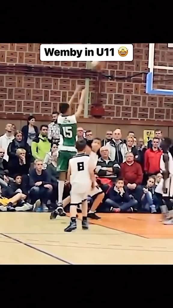 FIBAのインスタグラム：「Wemby’s come a long way and sky is the limit 💫🥹  🎥 @mxmhoops」