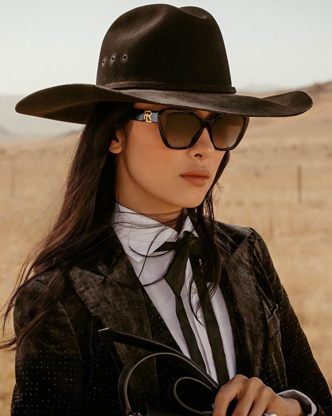 Ralph Laurenさんのインスタグラム写真 - (Ralph LaurenInstagram)「The many expressions of personal style.  #FeiFeiSun wears our #RLEyewear Isabel with a wide-brimmed cowboy hat.  Explore #RalphLauren’s Stacked Eyewear collection via the link in bio.  #RLCollection」11月1日 1時03分 - ralphlauren