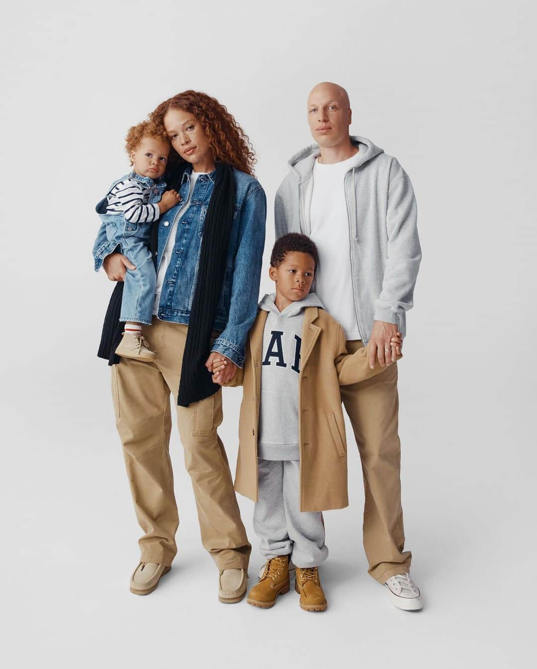 GapKidsさんのインスタグラム写真 - (GapKidsInstagram)「Gifted. Inspiration.   Sabina Karlsson for Gap, Holiday 2023.   Photographed with her family: Ricky, Zion and Iris.」11月1日 1時11分 - gapkids