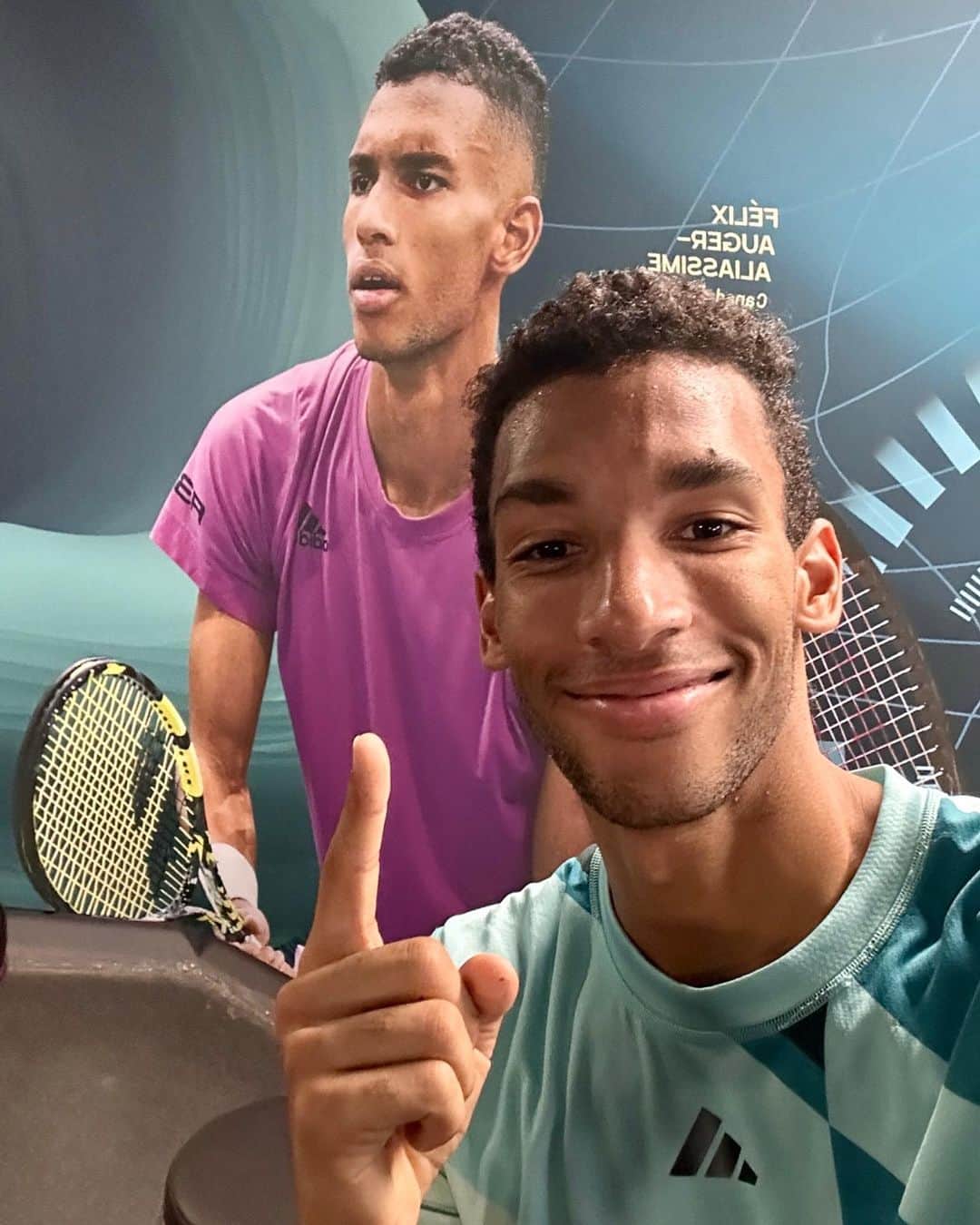 ATP World Tourさんのインスタグラム写真 - (ATP World TourInstagram)「Seeing double, seeing a winner 🤩  It’s all smiles from Felix after his first win in Paris… ✨  @rolexparismasters | #rolexparismasters」11月1日 1時25分 - atptour