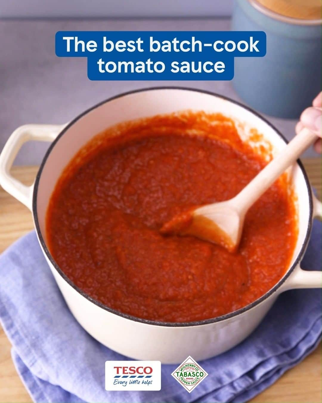 Tesco Food Officialのインスタグラム：「Ace your November with some smart batch-cooking. This rich tomato sauce is a versatile base for weeknight dinners and has a warming kick from @tabasco. Use in pastas, stews, pizzas and more. Head to the link in our bio for the recipes.」