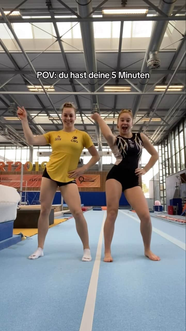 Carina Kröllのインスタグラム：「Bisschen abspacken muss sein 🤪 . . . #gymnast#gymnastics#gymnasticsreels#gymnasticsvideos#turnen#tumbling#salto#backflip#turnvideos#viraldance#tumblingvideos」