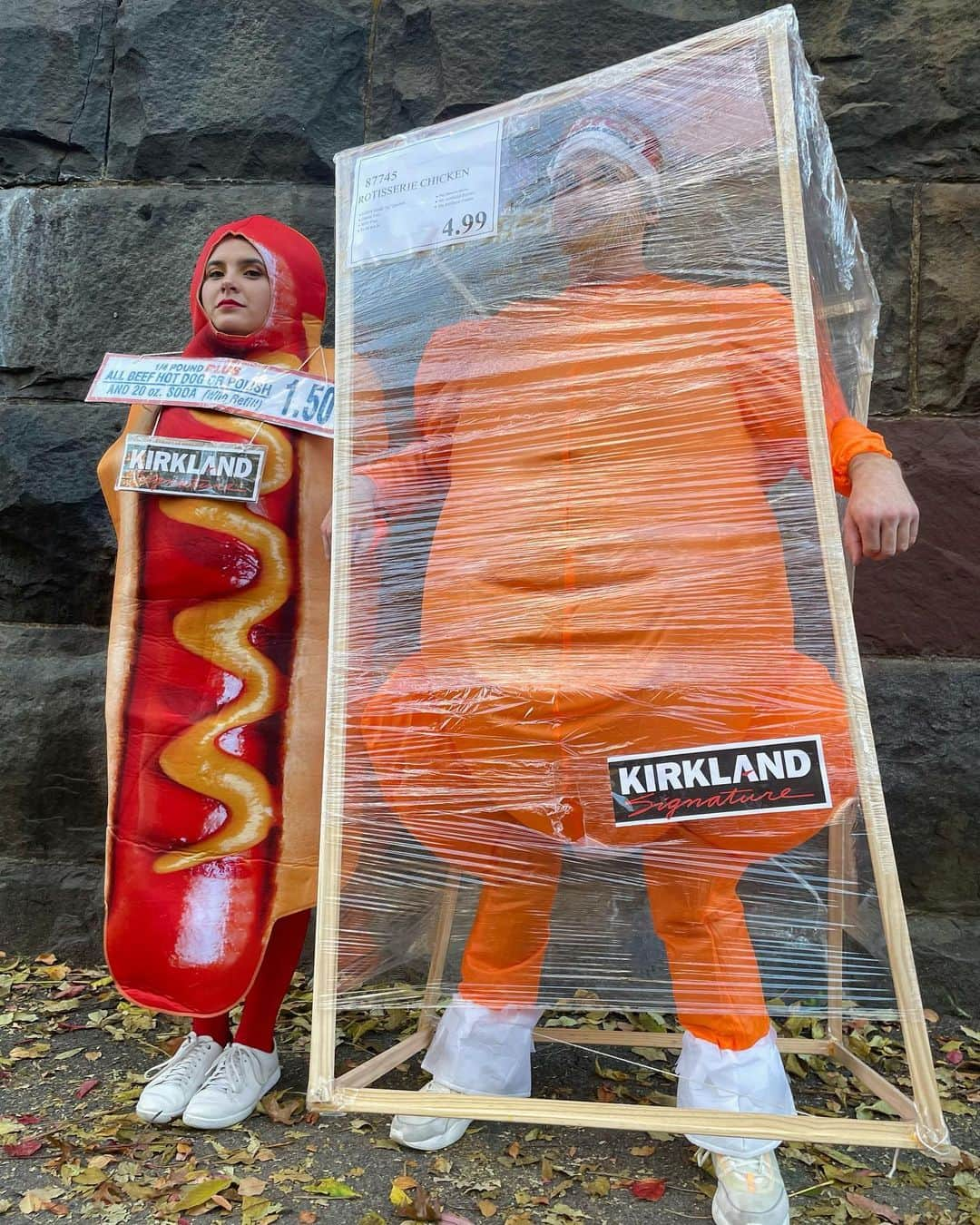 Costcoのインスタグラム：「An iconic duo. 🌭🍗 Happy Halloween!  📸: @itsdrk and @evelanche_」