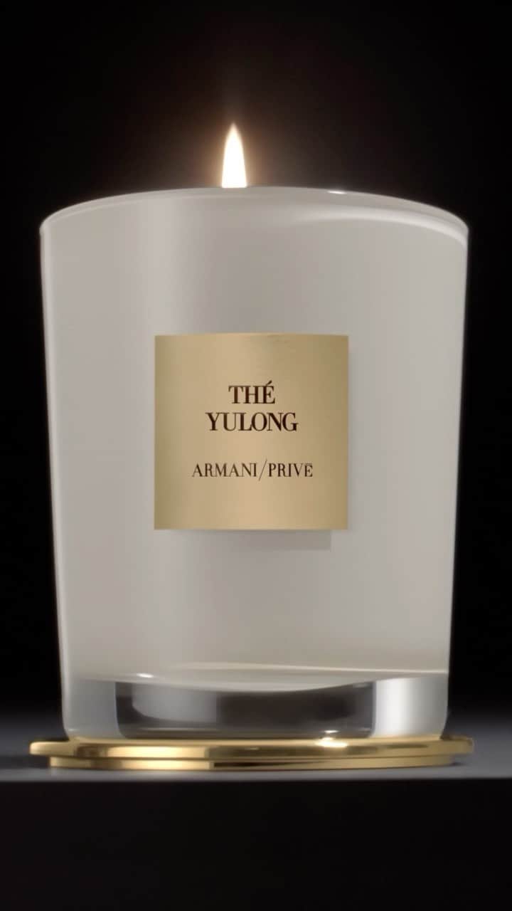 Armani Beautyのインスタグラム：「Fresh, textured, smoky. For a complementary olfactory experience, the Armani/Privé THÉ YULONG candle brings the unique combination of black and green with vibrant citrus notes in a new sensory experience.  #Armanibeauty #ArmaniPrive #TheYulong #Candle」