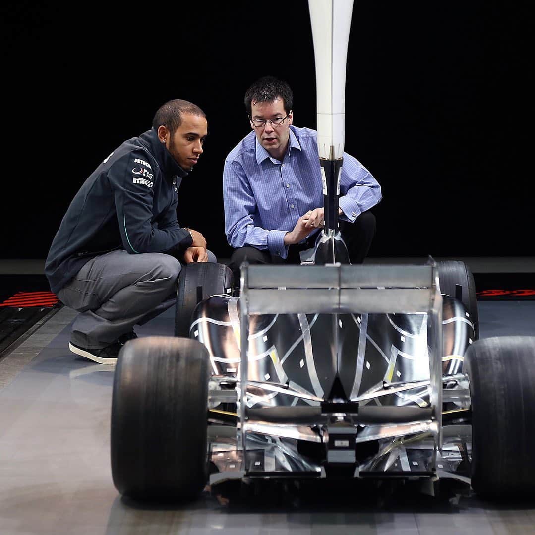 MERCEDES AMG PETRONASさんのインスタグラム写真 - (MERCEDES AMG PETRONASInstagram)「After 11 incredible years, Chief Technical Officer Mike Elliott has chosen to depart the team.  Mike has been one of the pillars of the team’s achievements and we thank him for the effort, commitment, and expertise he has brought to the team.  We wish you the best of luck with your next chapter, Mike!  Click the link in bio to read more.」11月1日 2時08分 - mercedesamgf1