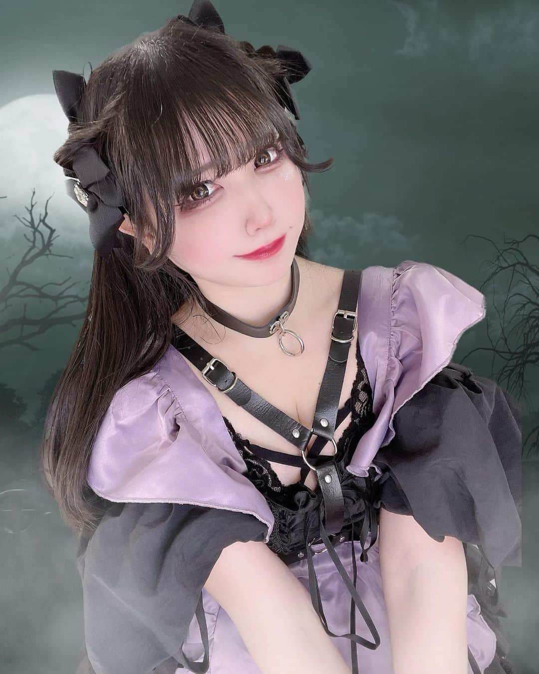 恋汐 りんごのインスタグラム：「👿 🦇 🖤 ♡HAPPY HALLOWEEN♡ .°ʚ(Ｕ 'ᴗ' Ｕ)ɞ°.  #ハロウィン #ハロウィンコスプレ #ハロウィン仮装 #Halloween #halloweencostume」