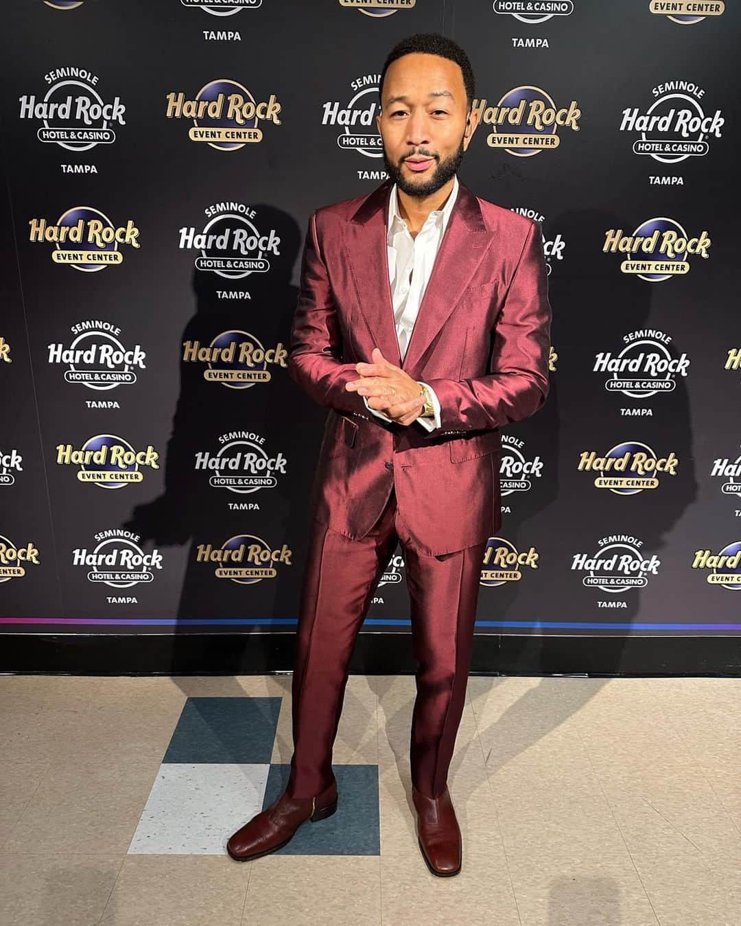 ジョン・レジェンドさんのインスタグラム写真 - (ジョン・レジェンドInstagram)「Left Florida feeling elated from our two beautiful evenings together! It was a pleasure spending the weekend with you, @hardrockholly and @hardrocktampa!」11月1日 2時29分 - johnlegend