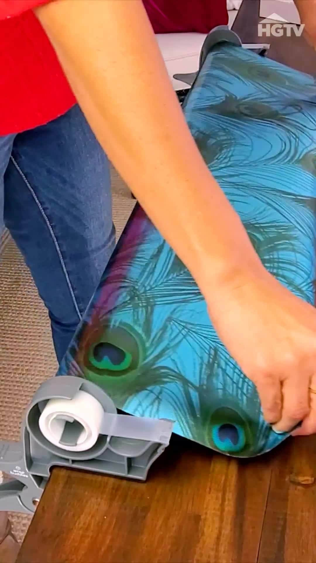HGTVのインスタグラム：「Save time (and frustration) this holiday season with this tabletop gift wrapping tool 🎁⁠ ⁠ These table clamps hold both your tape and gift wrap to create the perfect wrapping station in your home. ⁠ ⁠ Click this video at the link in our bio to buy.⁠ ⁠ #HGTVShopping⁠ ⁠ (Prices and availability may change, and we may make 💰 from these links.)」