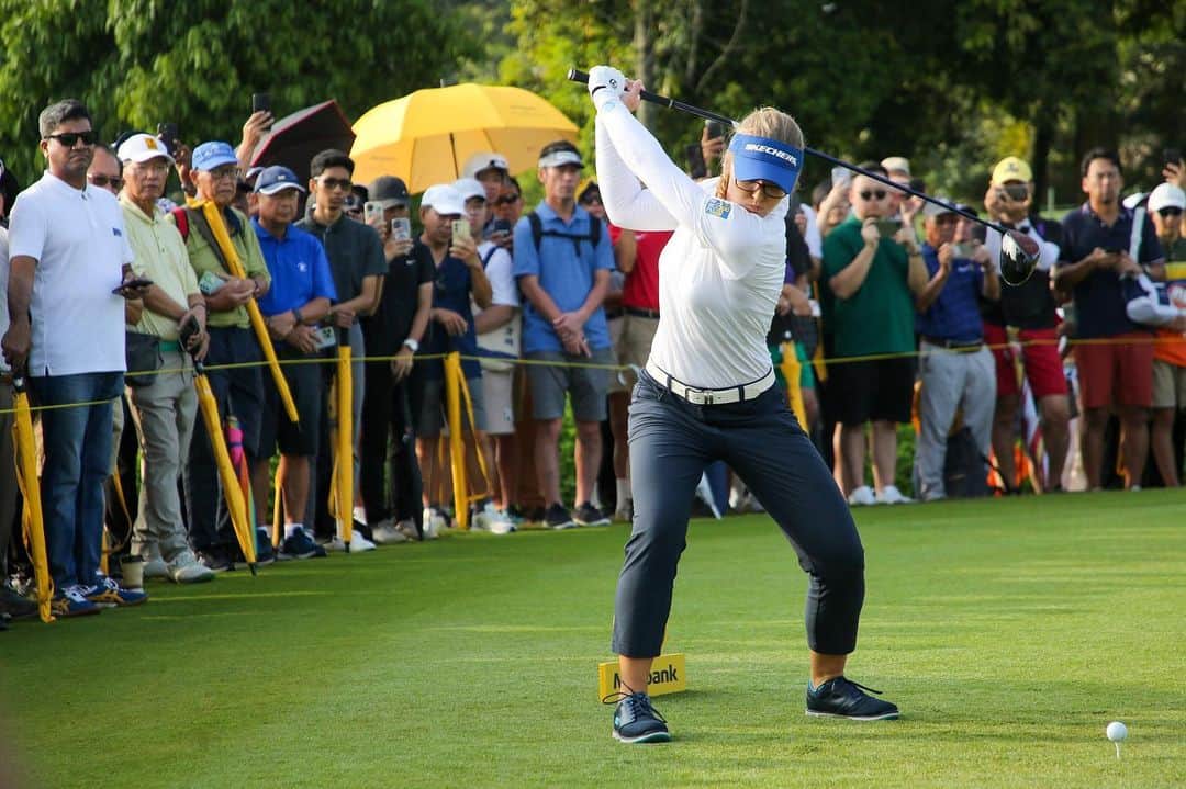 ブルック・ヘンダーソンのインスタグラム：「Tied 6th @maybankchampionship in Kuala Lumpur, Malaysia! 🇲🇾 ☀️ ⛳️   Congrats @celineboutier! 👏🏻  #Top10  #LPGAAsiaSwing」