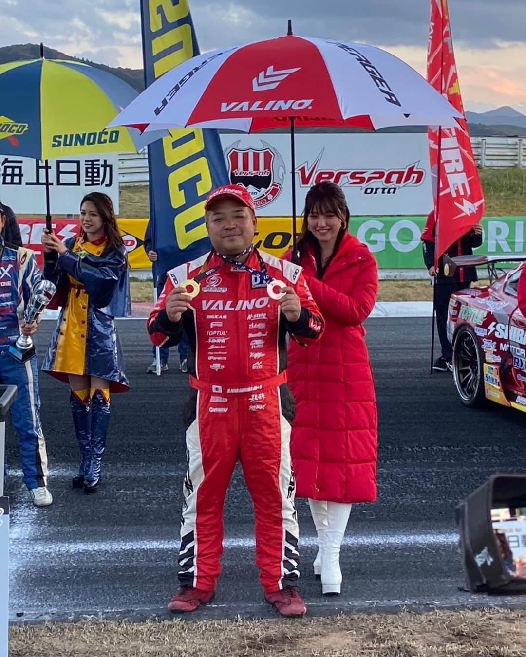 中村直樹さんのインスタグラム写真 - (中村直樹Instagram)「D1GPオートポリス 第7戦単走優勝🏅 追走3位 第8戦単走優勝 追走優勝 久しぶりに優勝できました。 ご協力いただいたスポンサー様、チームの皆様、まわりの皆様ありがとうございました。 やっとGR86で初優勝することができました。 ほんまうれしい。 そしてランキングも1位になり シリーズ争いできることなりました。 もうDOSSの位置も大丈夫 GRも足回りに詰まりやる気マンマンです。 オートポリスはエンジントラブルや クラッシュなどありましたがメカニックの方々のおかげで最後まで走りきることができました。 ありがとうございました。 この調子でお台場も優勝めざしていきます。  N-style中村直樹  チーム名：TEAM VALINO × N-style 車両名：SilkBlaze Sports N-style GR86  #valino #silkblaze #speedverseracing #digicam #wisefab #toptul #ひだまり歯科 #美来美車 #link #jpturbo #gpsports #goodgun #zenkairacing #delta #dg５ #taka #autoservicemori #fujiwaraauto #rems #skymotors #宮富 #stackedracing #shirtstuckedin #kawaiworks #nstyle （順不同）」11月1日 2時58分 - nakamura_naoki_n