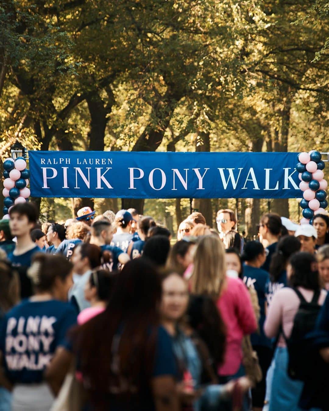 Polo Ralph Laurenさんのインスタグラム写真 - (Polo Ralph LaurenInstagram)「The return of our annual #PinkPony walk.  Each year our #RalphLauren community across the world comes together in a moment of support for the Pink Pony mission and the fight against cancer.  Photographed here, employees of Ralph Lauren are joined by Chief Brand and Innovation Officer @DavidLauren, President and CEO Patrice Louvet, and CPO and Head of The Ralph Lauren Corporate Foundation Roseann Lynch during our walks in New York, NY; Paris, France; and Hong Kong, China.  Learn more about Pink Pony via the link in bio.  #PoloRalphLauren」11月1日 3時24分 - poloralphlauren