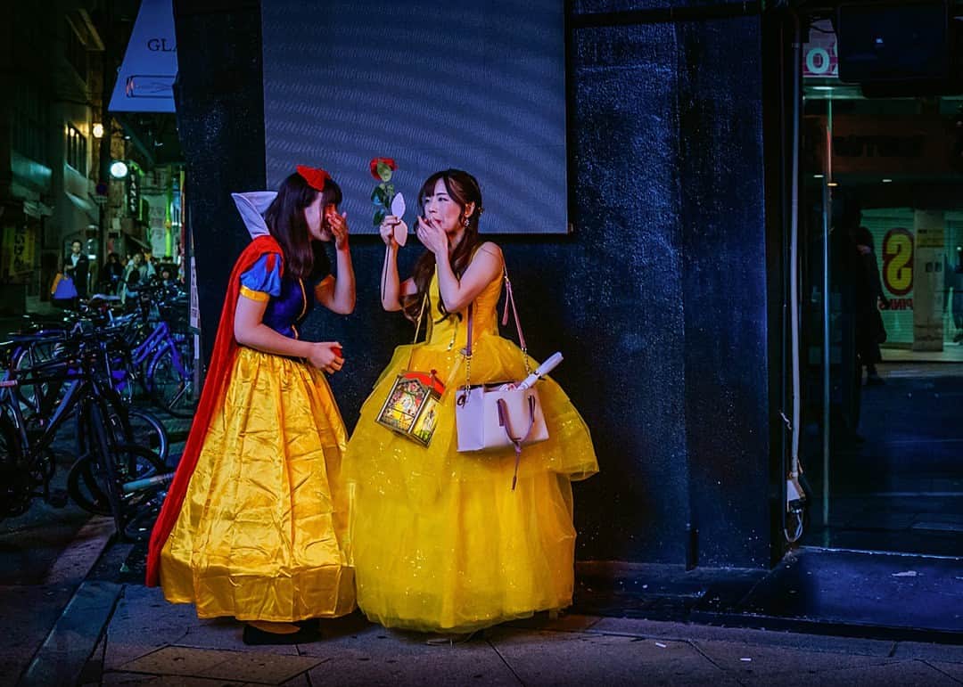 ナショナルジオグラフィックのインスタグラム：「Photos by @dina_litovsky | Costumed partygoers in Osaka, Japan, celebrate Halloween days ahead of October 31. Over the last decade, the holiday has become increasingly popular in the country. There is no trick or treating. Instead, people of all ages dress up in elaborate costumes and converge on the streets of major cities. #Halloween」