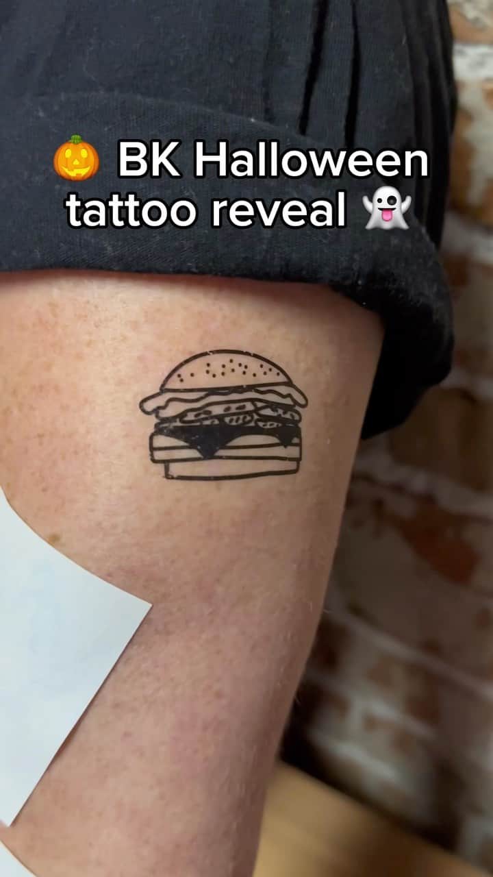 バーガーキングのインスタグラム：「telling my grandma it’s real 👵」