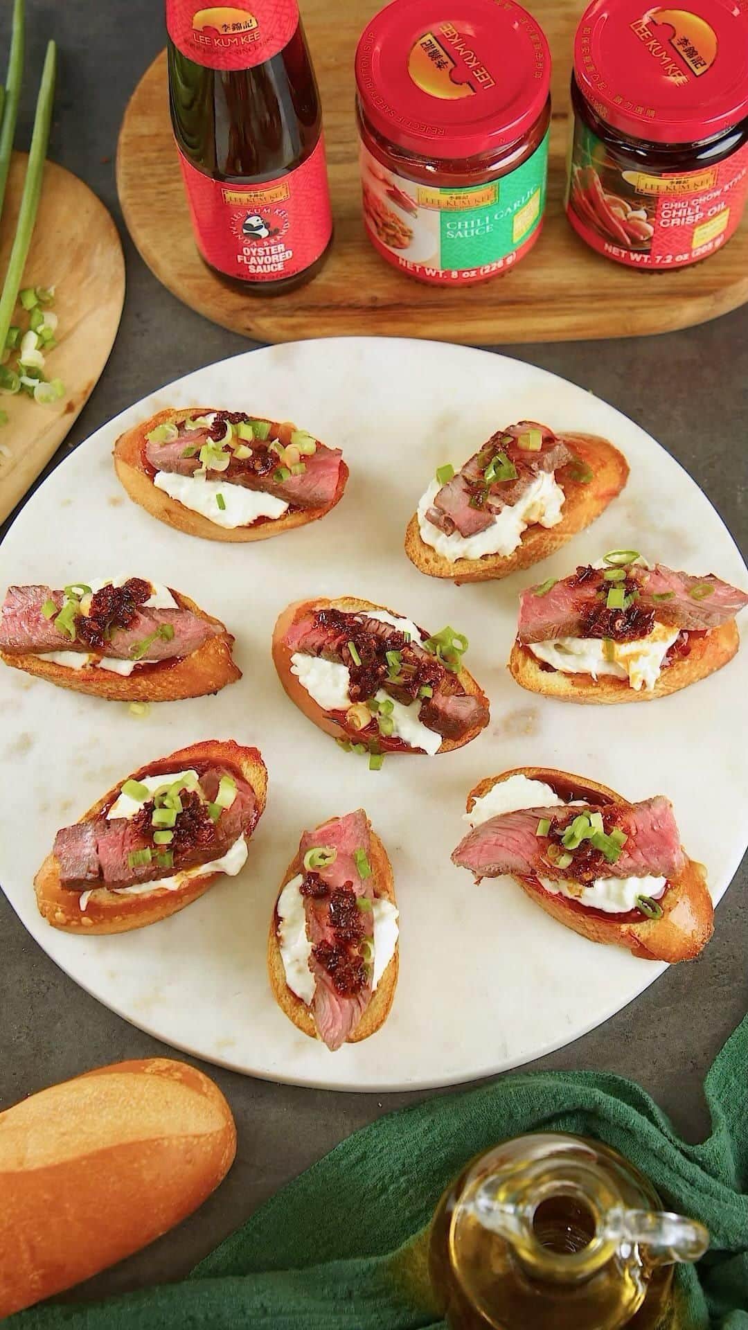 Lee Kum Kee USA（李錦記）のインスタグラム：「Introducing Steak Crostini, where succulent ribeye meets Lee Kum Kee’s finest flavors. From Panda Brand Oyster Flavored Sauce to Chili Garlic Sauce, it’s a savory sensation like no other.  #leekumkee #leekumkeeusa #steakcrostini #oystersauce #chiligarlicsauce #steakrecipe #fallrecipe #chilicrispoil #chilicrisp #chilioil」