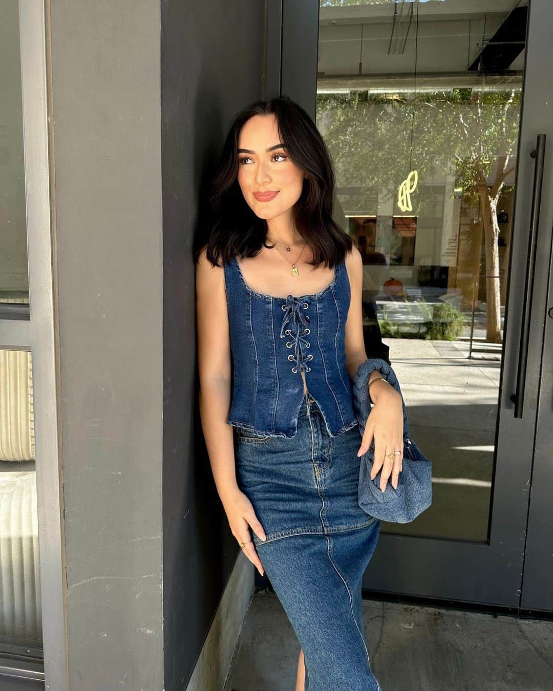 のインスタグラム：「Denim looks to last you all seasons 💙 @jessroxannee」