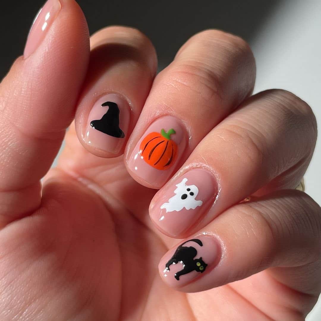 OPIさんのインスタグラム写真 - (OPIInstagram)「Happy HallowEeEen! 🎃 Trick or treat yourself to these spooktacular nail art designs perfect for fright night. 🖤👻🧟☠️🧱  Witch 🧙‍♀️ one are you wearing this Halloween?   #OPI #OPIObsessed #HalloweenNails」11月1日 4時06分 - opi