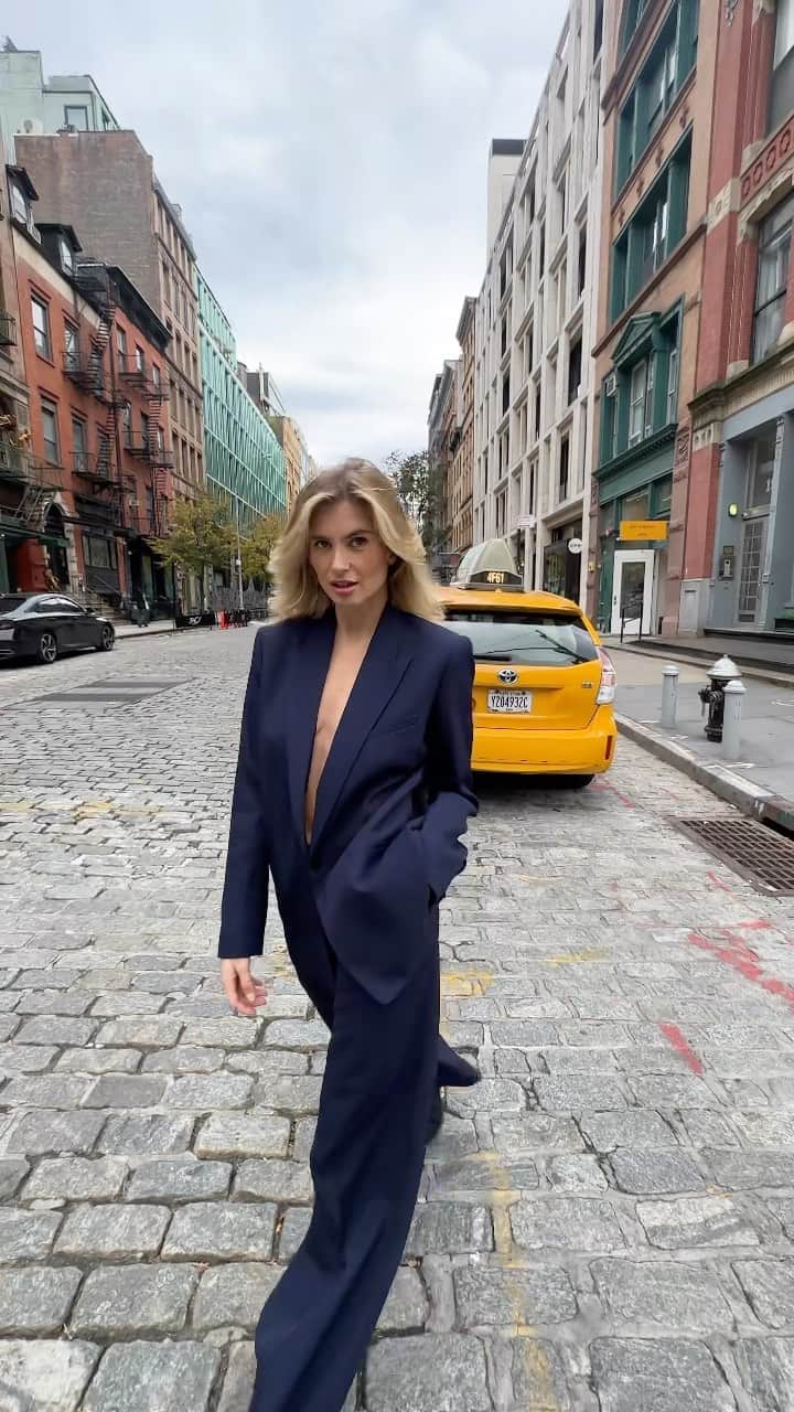 Xenia Adontsのインスタグラム：「I‘m sprinting 🏃🏼‍♀️」
