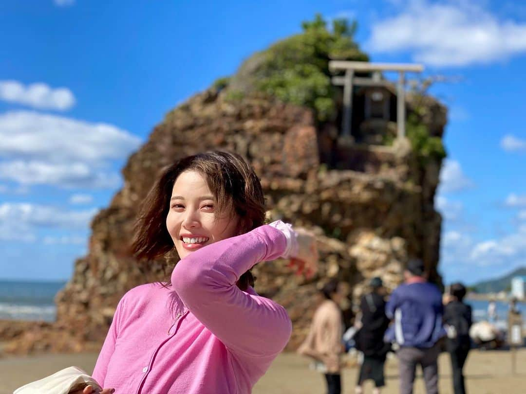 大森日雅のインスタグラム：「⛩️✨🌊🔮 稲佐の浜☞（徒歩往復40分）出雲大社🐇⛩️ ⁡ #出雲大社 #美保神社 #両参り #えびすだいこく両参り #島根県 #日本神話」