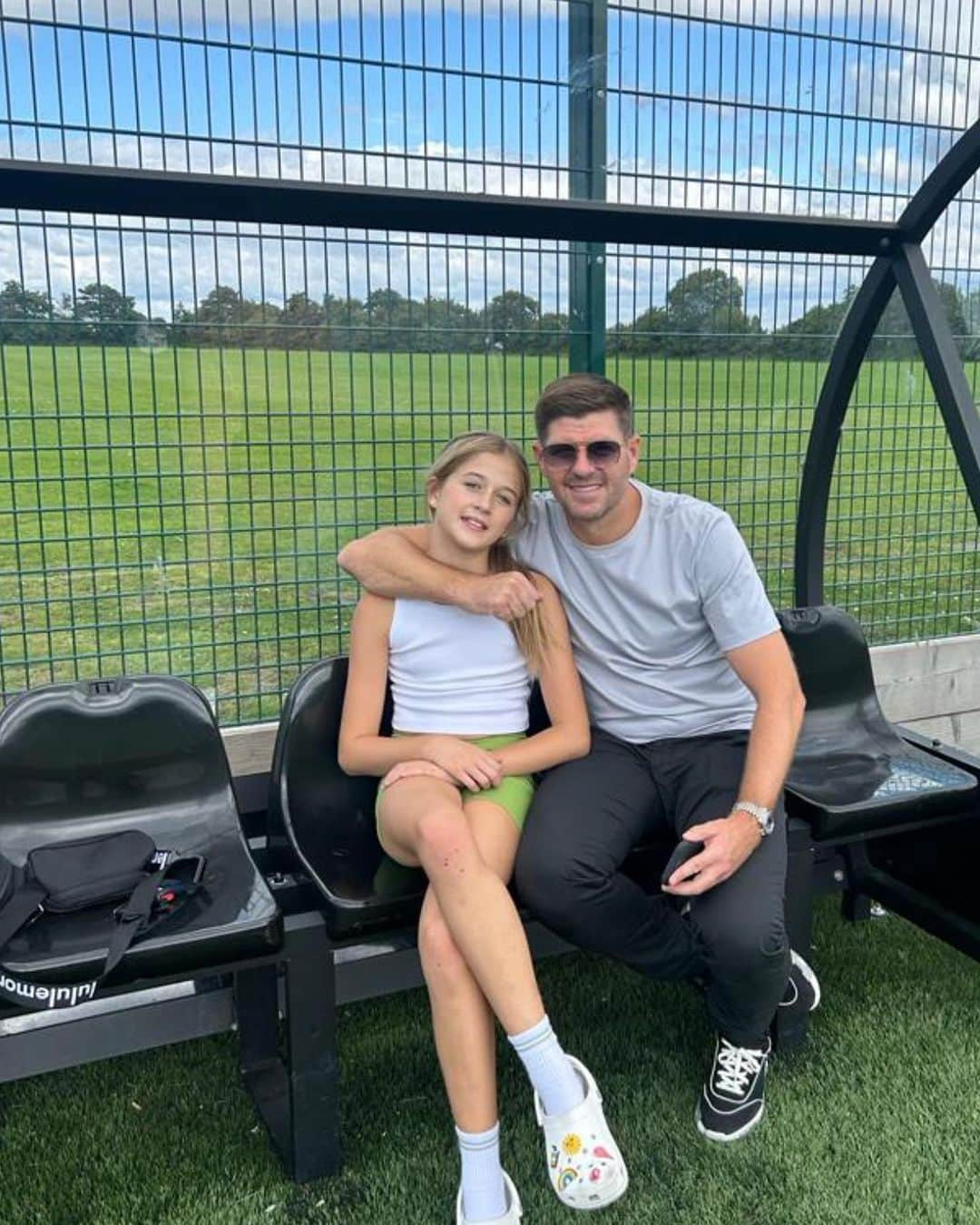 スティーヴン・ジェラードのインスタグラム：「Happy 12th Birthday to my little princess I love you so much ❤️🥳 have a boss day Lourdes xx 😘」