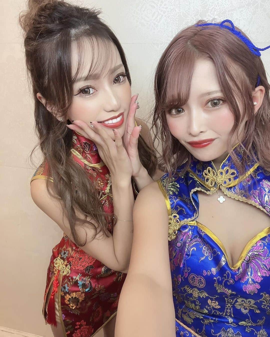 あゆかさんのインスタグラム写真 - (あゆかInstagram)「ハロウィンコスプレした🇨🇳❤️❤️ 今年はチャイナ🇨🇳しぇいしぇい。  .  #千葉キャバクラ#千葉富士見キャバ嬢#千葉富士見町キャバ嬢#千葉富士見キャバクラ#arドレス#ジュエルズドレス#千葉#ファッション好きな人と繋がりたい#ヘアメイク#お家スタイル#息してる？#followｍe4 #follow4like#followtrain  #팔로우 #팔로미 #맞팔 #맞팔100 #선팔 #친구해요  .  .」11月1日 14時21分 - achan.11.a