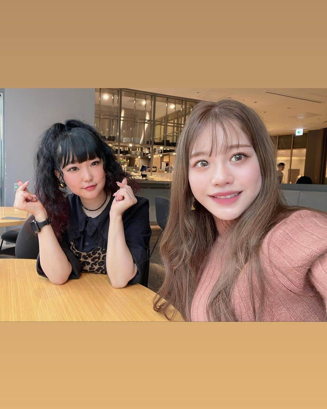 Yun chiのインスタグラム：「@mai.koufukuji まいちゃんに「魂鑑定」なるものをしていただきました。  正直「魂鑑定」ってなんだろう？って👻？ 頭の中ハテナになりながら向かったのだけど… 結論から言うと、鑑定してもらってとても良かった😌  何が良かったの？ 何してもらったの？  と思ってると思うのでココから先は気になる人だけ、読んで下さいまし。  °✱⋆------------------------------⋆✱。  まず、前もって見てくれていた私の人としての性質や要素みたいなものを教えてもらいました📝  占いとかわりかし苦手なので、拒否反応というか「うーん、なんか違うかも？」とか思ってしまう事が多かったのだけれど、この時点で全くプライベートなお話した事ないのに、なんでわかっちゃうの？と頭の中を覗かれてる気持ちに。(大袈裟じゃなく。)  ふまえて、 ・気になる事 ・悩み などありますか？と、自分と向き合うことからスタート。  なんかあるかなー？と、巡らせつつ🧠 ・音楽やお仕事の事 ・これからの人生について(36歳だもの結婚や子供の事とか) ・お金の事 について私は気になるかなと。  聞きたい事や今の現状をちょっとだけ説明しようと話し出すと途中から、まいちゃんが話に入ってきてくれるのだけれど…  これがとても不思議な感覚で… 私が感じたのは、落ち着いてて冴えてるもう1人の自分と相談会してるような気持ちっていうのが近いかなと。 ほぼ説明してないのに自分と同じような理解の仕方で気持ちを整えていってくれるような感覚になるの。  私が日々使うような単語も自然に選んでまいちゃんが普通に喋るから、え？なんで？と…  (スーパーマンとかヒーローって単語なかなか普通に喋ってて出てこないよね。それだけ聞くと何の話？って感じだけど。笑)  こうしていきたいと思う未来のビジョンに対して、ここがネックかな？とか、AとBの答えが頭の中にあるけどどっちが正解なんだろうなー？と迷いが有る部分なんかを優しく整理してもらったし、あー今迄やって来た事って良かったんか、間違ってなかったっぽい。ってなってとても安心出来ました。  そして、彼女の喋り方はスッと心に届くし、笑顔も真剣なところもとても魅力的で、なんて素敵なんだろうと何回も思う時間でした。  今回はランチをしながら対面鑑定をしていただいたのだけれど、電話での鑑定もできるみたいだよ✨🥗📲  プロモーションして！とか言われたのではなくて、本当に良かったので勝手にインスタにあげちゃった。笑 気になる人はまいちゃんのインスタ @mai.koufukuji みるもいいし、私に聞いてもらっても⭕️  明日からへのヒントを見つけるのにとても有意義な時間でした。 紹介してくれた @kaede_cyori かえでちゃんに感謝🫧💕  自分に必要なものを取捨選択しながら、今日より少しでも良い明日への投資なら惜しみ無くしていきたいわね。」